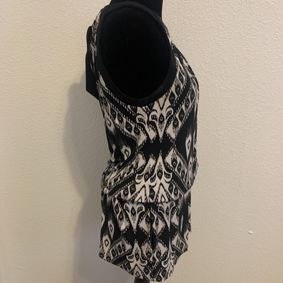 White House Black Market Drop Waist Sleeveless Top With Pockets Women's Size XS - Picture 2 of 12